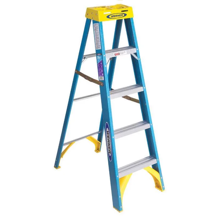 Werner 5 ft. H Fiberglass Step Ladder Type I 250 lb. cap.