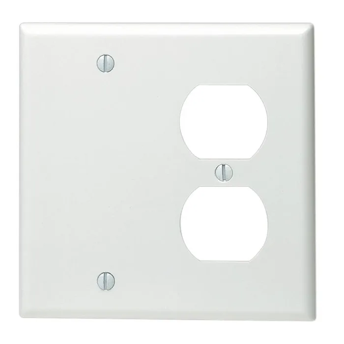 Leviton White 2 gang Thermoset Plastic Blank/Duplex Wall Plate 1 pk