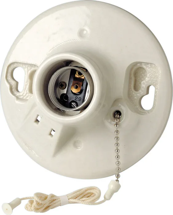 Leviton Porcelain Incandescent Medium Base Pull Chain Socket w/Outlet 1 pk