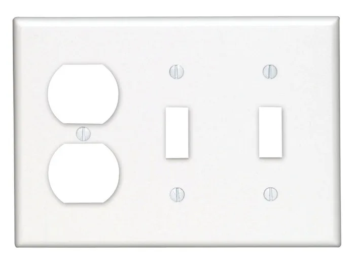 Leviton White 3 gang Thermoset Plastic Duplex/Toggle Wall Plate 1 pk
