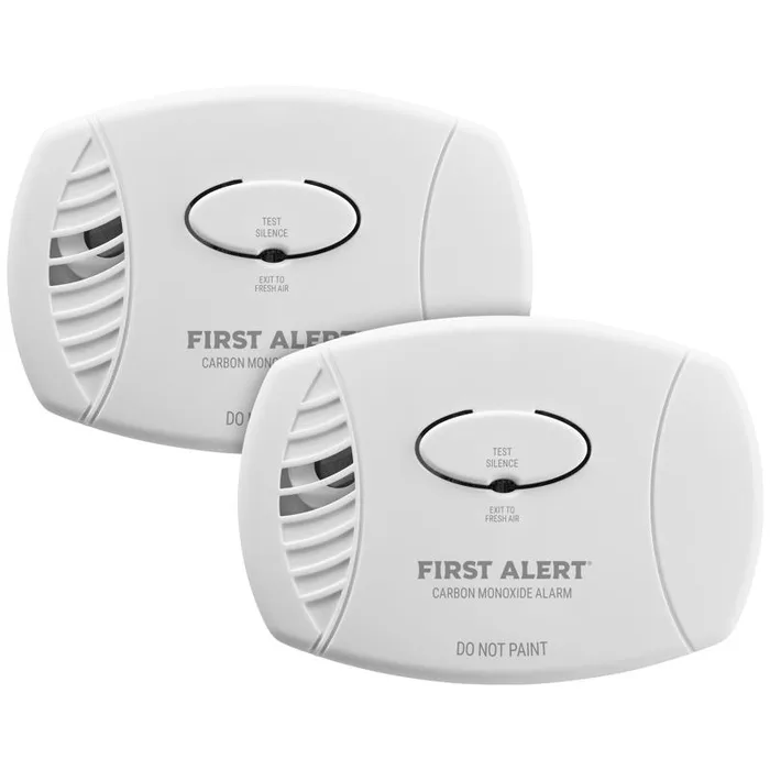 First Alert Plug-In w/Battery Back-up Electrochemical Carbon Monoxide Detector